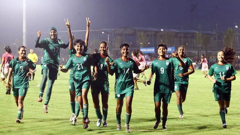 দুর্দান্ত খে‌লে‌ছে বাংলা‌দেশ নারী দল, ভুটান‌কে হারা‌লো ৩-০ গো‌লে